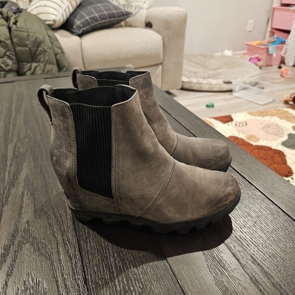 Sorel Women’s Joan of Arctic Wedge ll Chelsea Boots - Picture 5 of 8